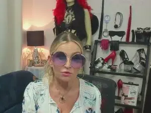 Cam4 Private Sex Chat of crystal__xxx