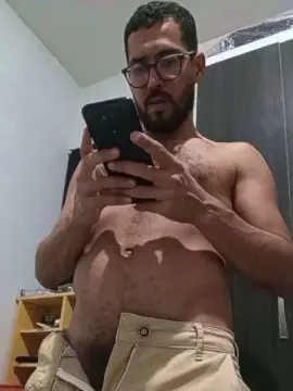 Cam4 Free Porn Cam of HShotsmilegyn