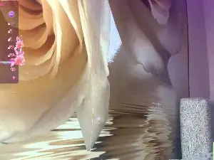 Cam4 Adult Webcam of KinaVillaneuva