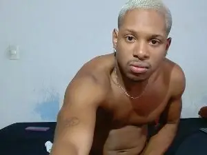 Cam4 Live Porn of Jakeblackonebrr