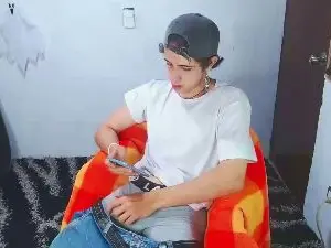 Cam4 Free Live Porn of Noah_sokolov_