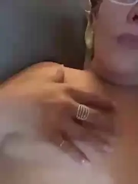 Cam4 Free Porn Cam of lickmyclit7