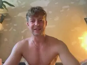 Cam4 Free Live Porn of Heikhoe69