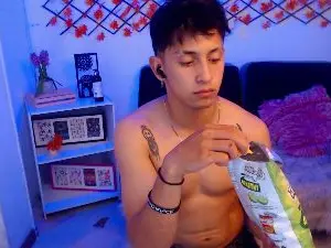 Cam4 Live Sex of kei_23