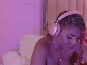Cam4 Free Live Porn of LoveQueen2