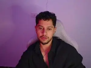 Cam4 Sex Chat of dom_santiago31