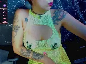 Cam4 Adult Video Chat of RoxanneStorms