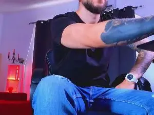 Cam4 Nude Webcam of MightyAaronX