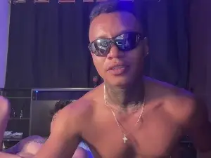 Cam4 Free Live Porn of johnactivo22cm