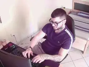Cam4 Live Sex of AlbanianFker21