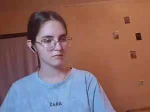 Cam4 Sex Cam of RoxanaKneisler