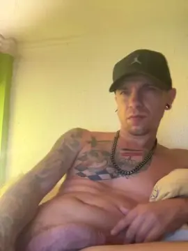 Cam4 Free Live Porn of Big20cmfelipe