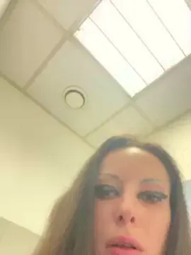 Cam4 Sex Cam of bigiulia42gcom2