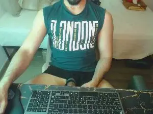 Cam4 Live Porn of Lealboy