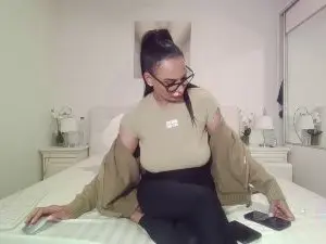 Cam4 Free Live Porn of alisonya
