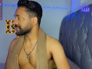 Cam4 Sex Cam of bbcblackhot33