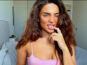Cam4 Live Sex Cam of CasandraRinard