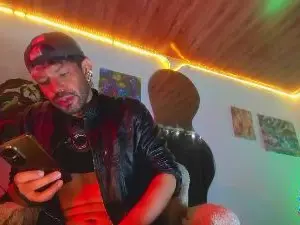 Cam4 Live Sex Cam of pablomontiel1