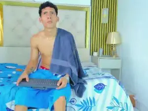 Cam4 Free Live Porn of axel_tonny3