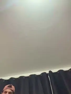 Cam4 Nude Webcam of Levi_Henrique