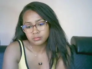 Cam4 Free Live Porn of Yummy_sitraka