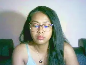 Cam4 Live Porn of Yummy_sitraka