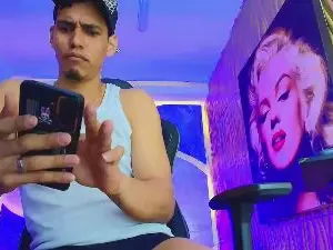 Cam4 Nude Webcam of Dominic_Max