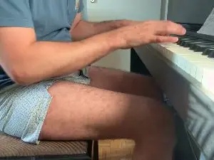 Cam4 Free Live Porn of hugohotbi