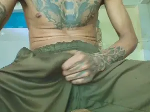 Cam4 Live Porn of bigcentauro233