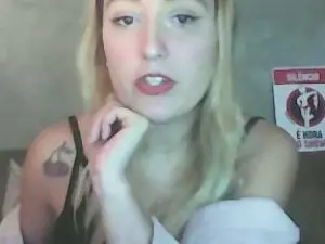 Cam4 Live Sex of Mazie07