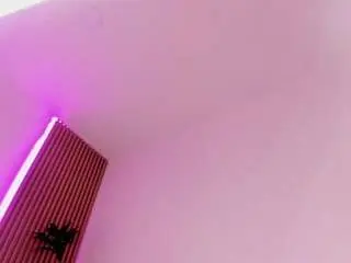 Camsoda Nude Webcam of nicole-miler