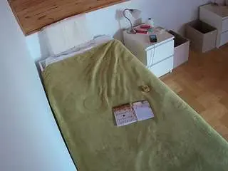 Camsoda Private Sex Chat of voyeurcam-julmodels-greybed-1