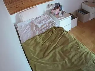Camsoda Free Porn Cam of voyeurcam-julmodels-greybed-1