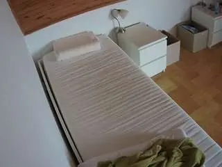 Camsoda Best Webcam of voyeurcam-julmodels-greybed-1
