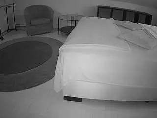 Camsoda Live Sex of voyeurcam-julmodels-whitebed-6