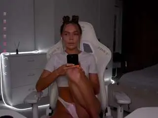 Camsoda Nude Webcam of evelina-fox