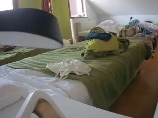 Camsoda Nude Webcam of voyeurcam-julmodels-bed-2