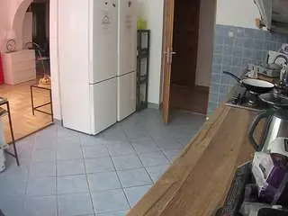Camsoda Nude Webcam of voyeurcam-julmodels-kitchen