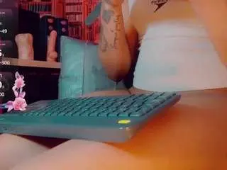 Camsoda Sex Cam of emeli-roushot