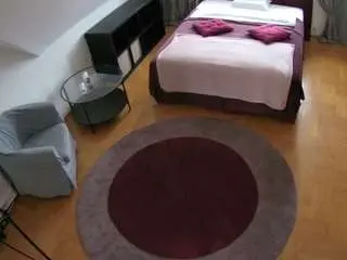 Camsoda Sex Cam of voyeurcam-julmodels-whitebed-1