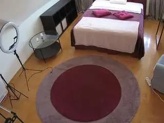 Camsoda Adult Webcams of voyeurcam-julmodels-whitebed-1