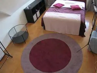 Camsoda Live Porn of voyeurcam-julmodels-whitebed-1