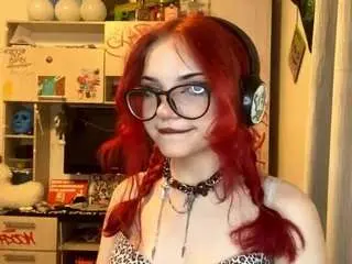 Camsoda Nude Webcam of redheadcatxdd