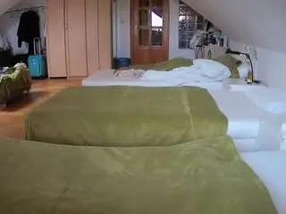 Camsoda Sex Cam of voyeurcam-julmodels-bed-3