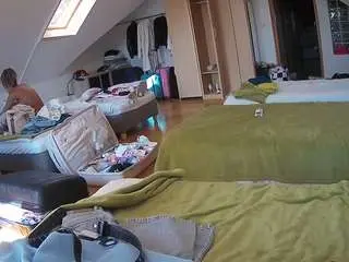 Camsoda Sex Cam of voyeurcam-julmodels-bed-3