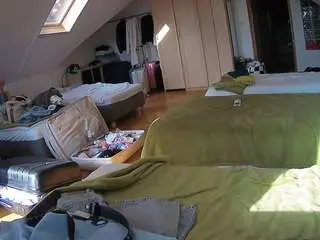 Camsoda Private Sex Chat of voyeurcam-julmodels-bed-3