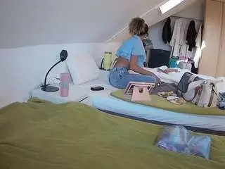 Camsoda Live Porn of voyeurcam-julmodels-bed-4