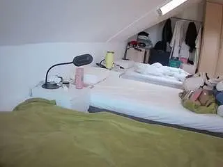 Camsoda Sex Chat of voyeurcam-julmodels-bed-4