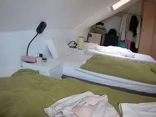 Camsoda Adult Video Chat of voyeurcam-julmodels-bed-4