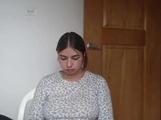 Camsoda Free Porn Cam of curtis-leah